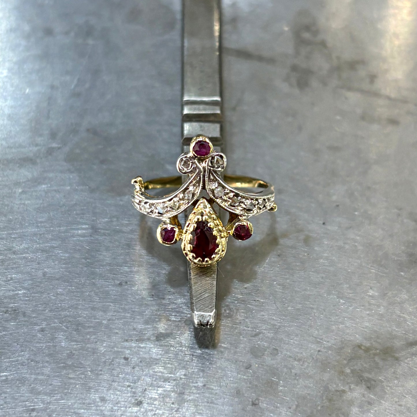 Bague Princesse Vintage - Or Jaune 750 Rubis & Diamants