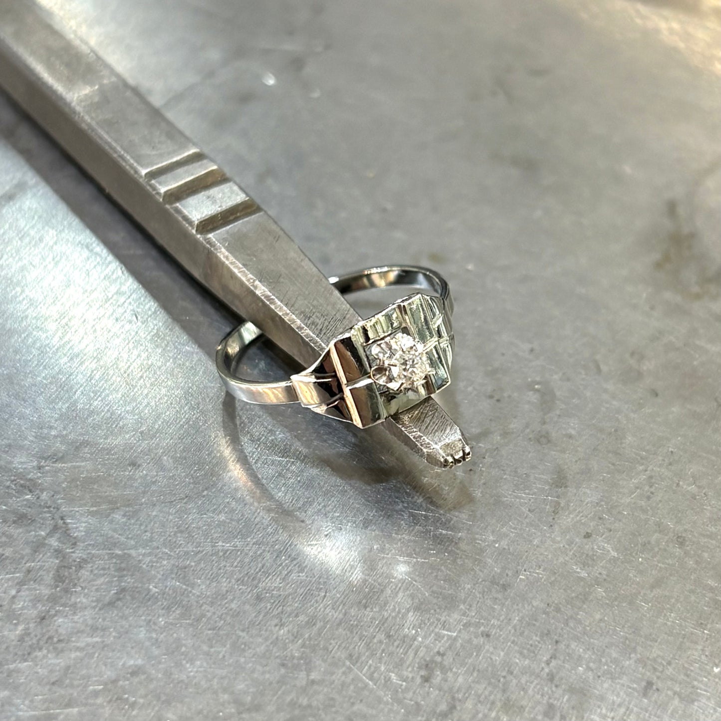 Bague Tank Vintage Art Déco - Or Blanc 750 & Diamant