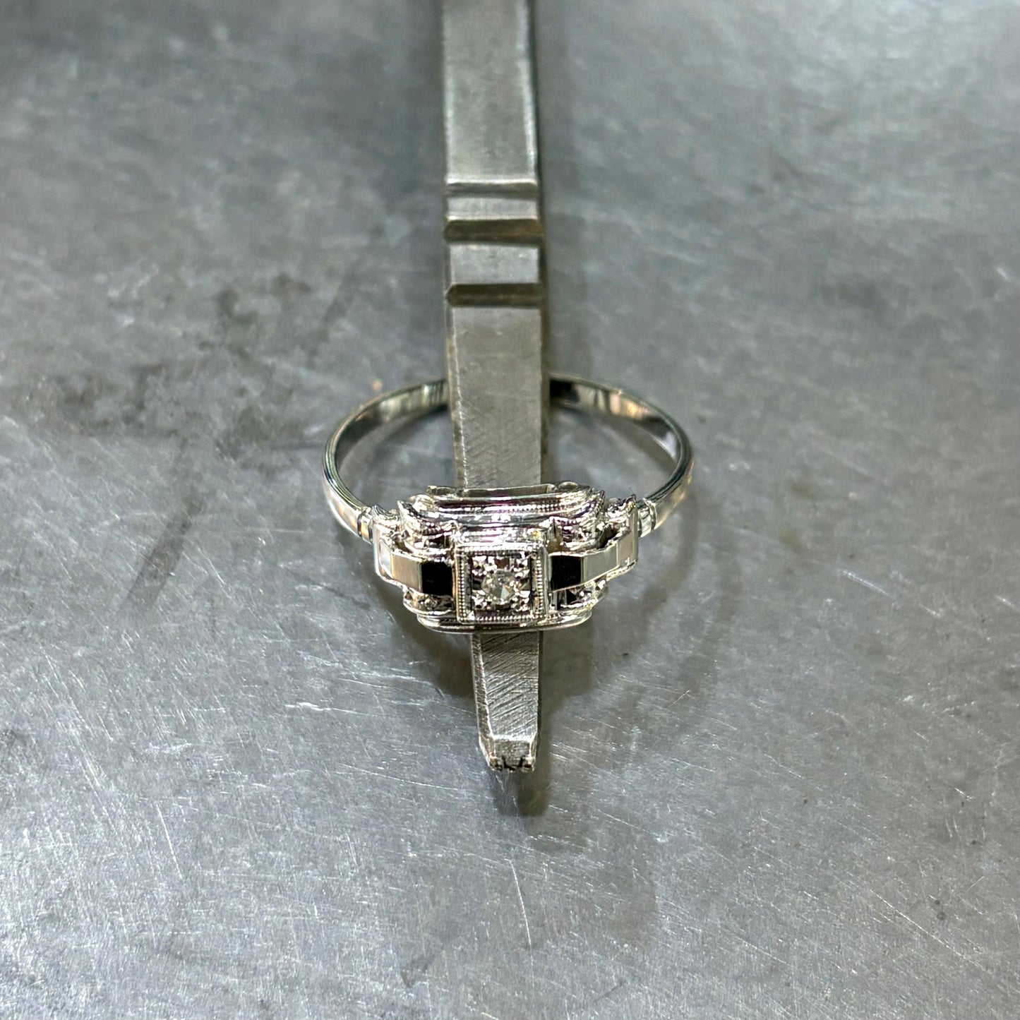 Bague Tank Vintage Art Déco - Or Blanc 750 & Diamant