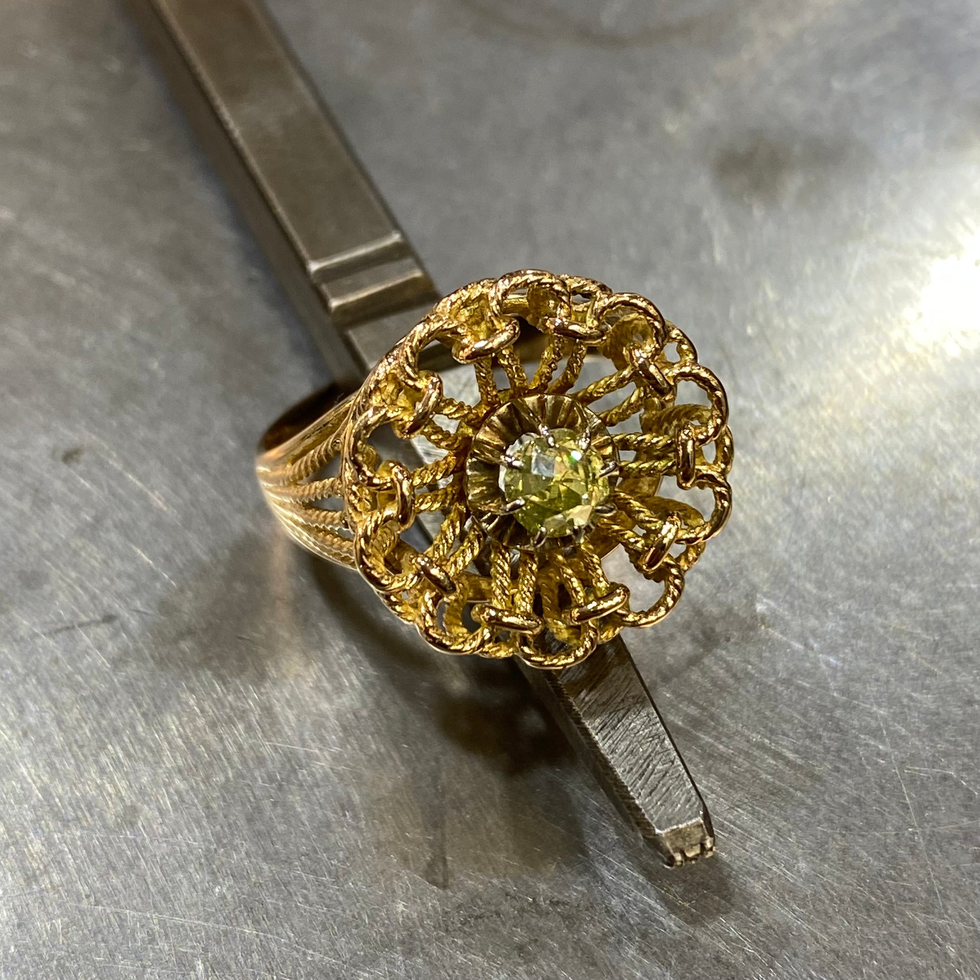 Bague Art Déco - Or Jaune 750 & Diamant Vert Clair Occasion