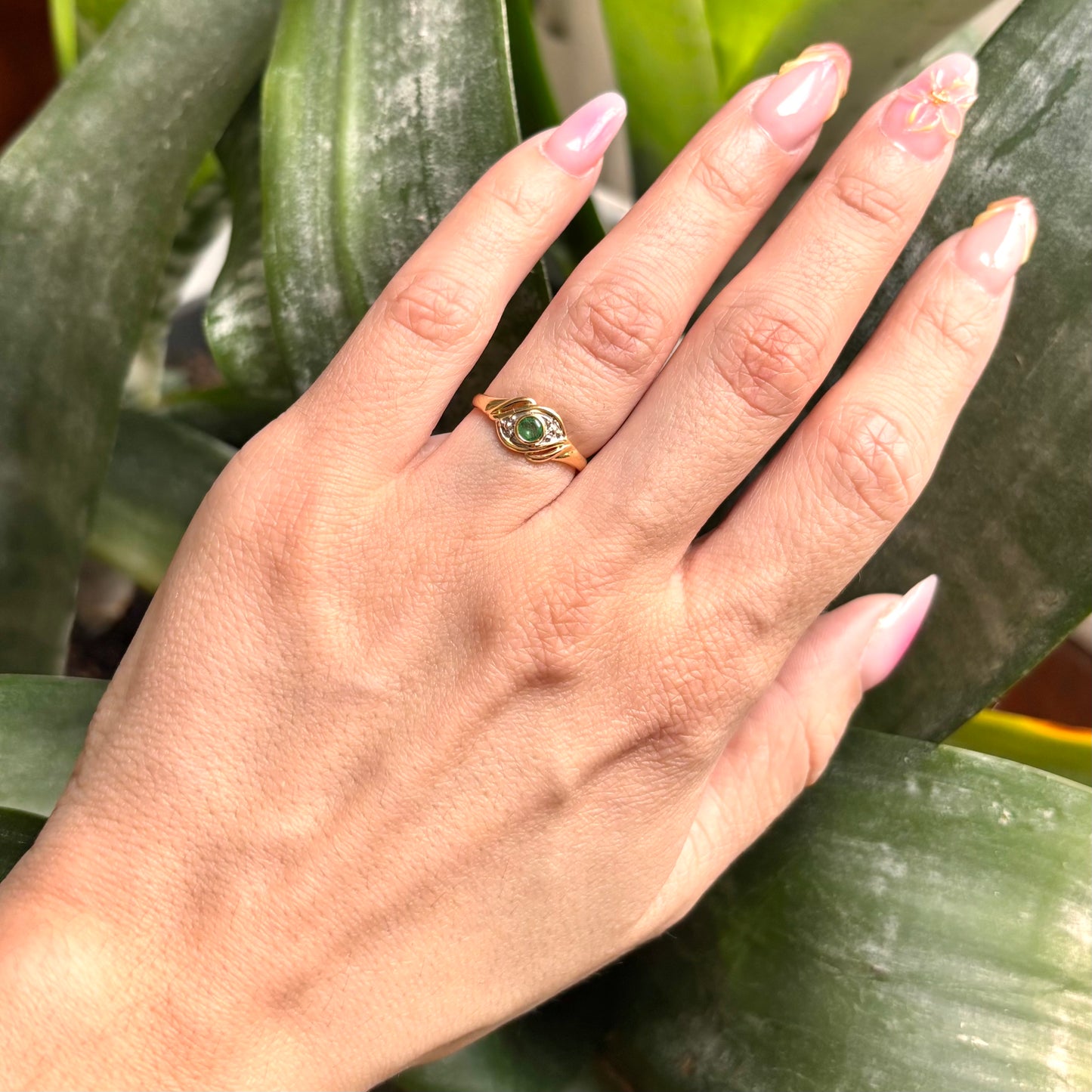 Bague Entrelacs - Or Jaune 750 & Émeraude