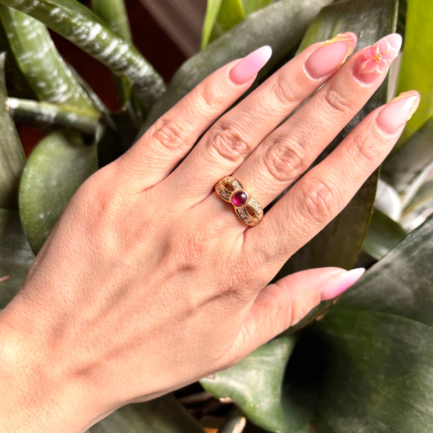 Bague Entrelacs - Or Jaune 750 Rubis & Diamants