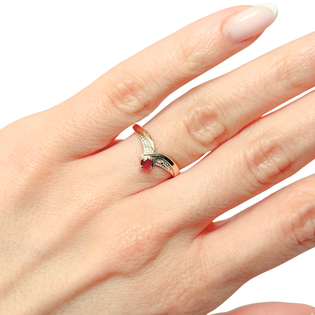 Bague V - Or Jaune 750 & Rubis