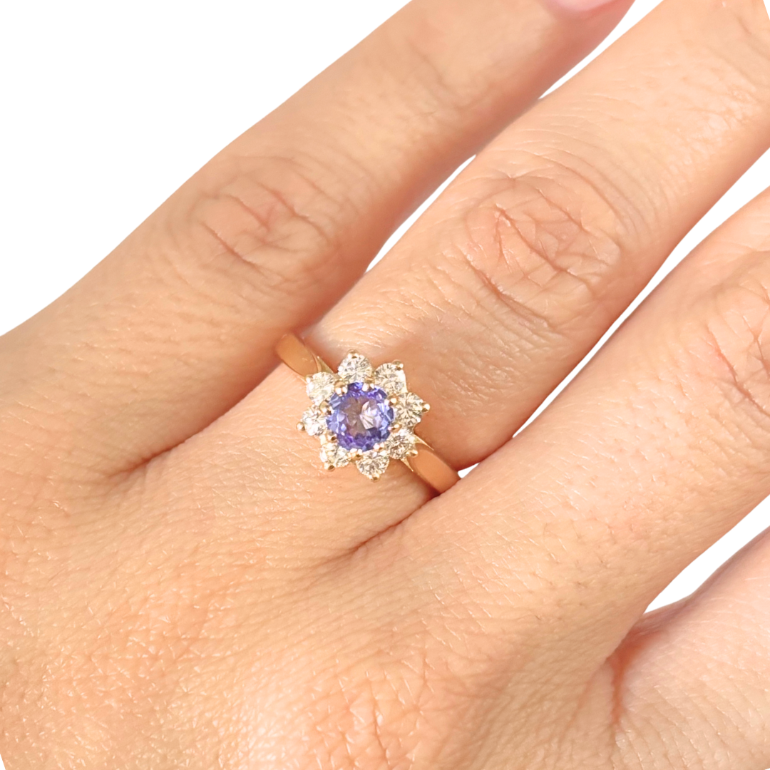 Marguerite Ring - 750 Yellow Gold Tanzanite &amp; Diamonds