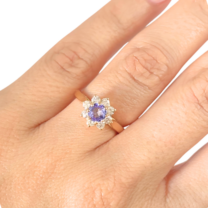 Marguerite Ring - 750 Yellow Gold Tanzanite &amp; Diamonds