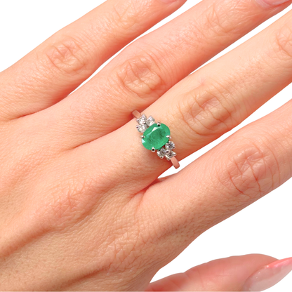 Bague Nausicaä Médium - Or Blanc 750 Émeraude & Diamants