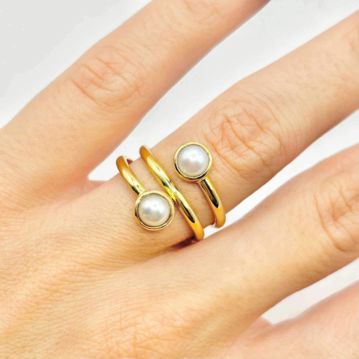 Ring - 750 Yellow Gold &amp; Natural Akoya Pearls