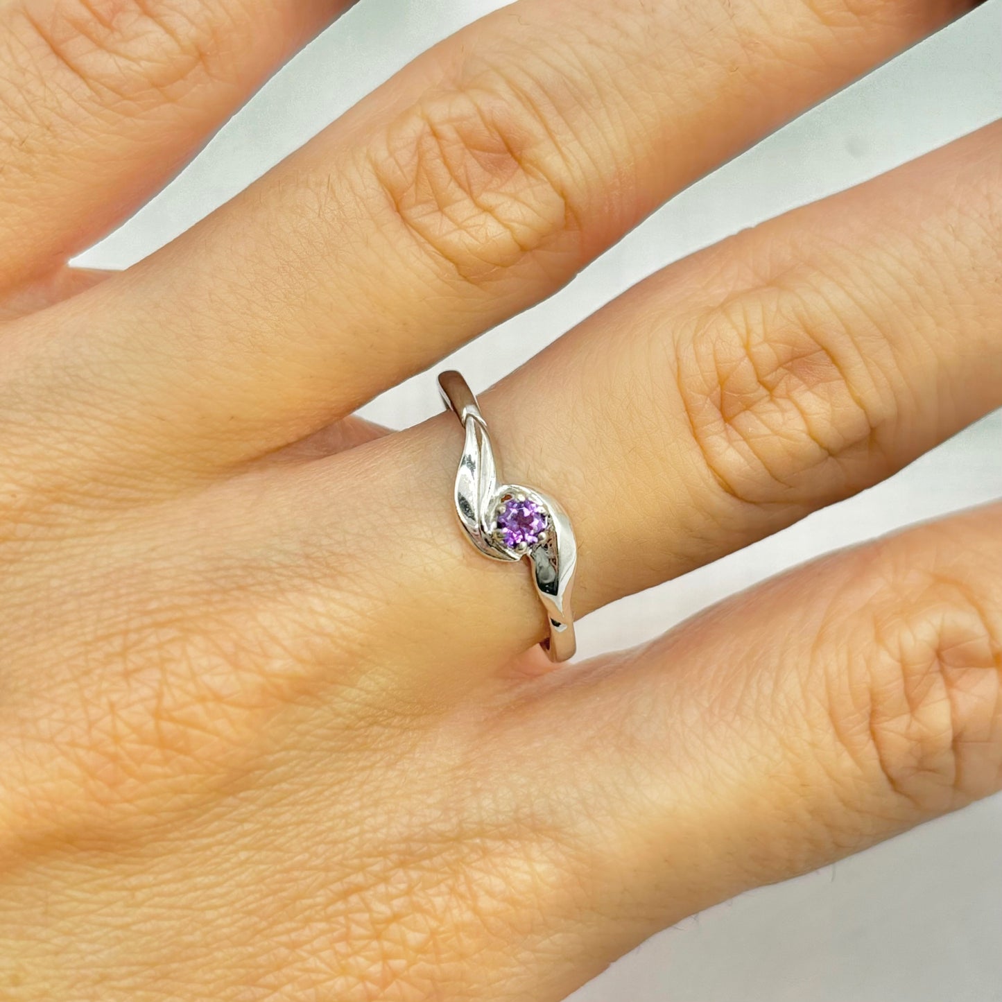 Fiore Ring - 750 White Gold &amp; Amethyst