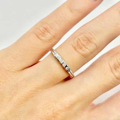 Alliance Ring - 750 White Gold &amp; Diamonds