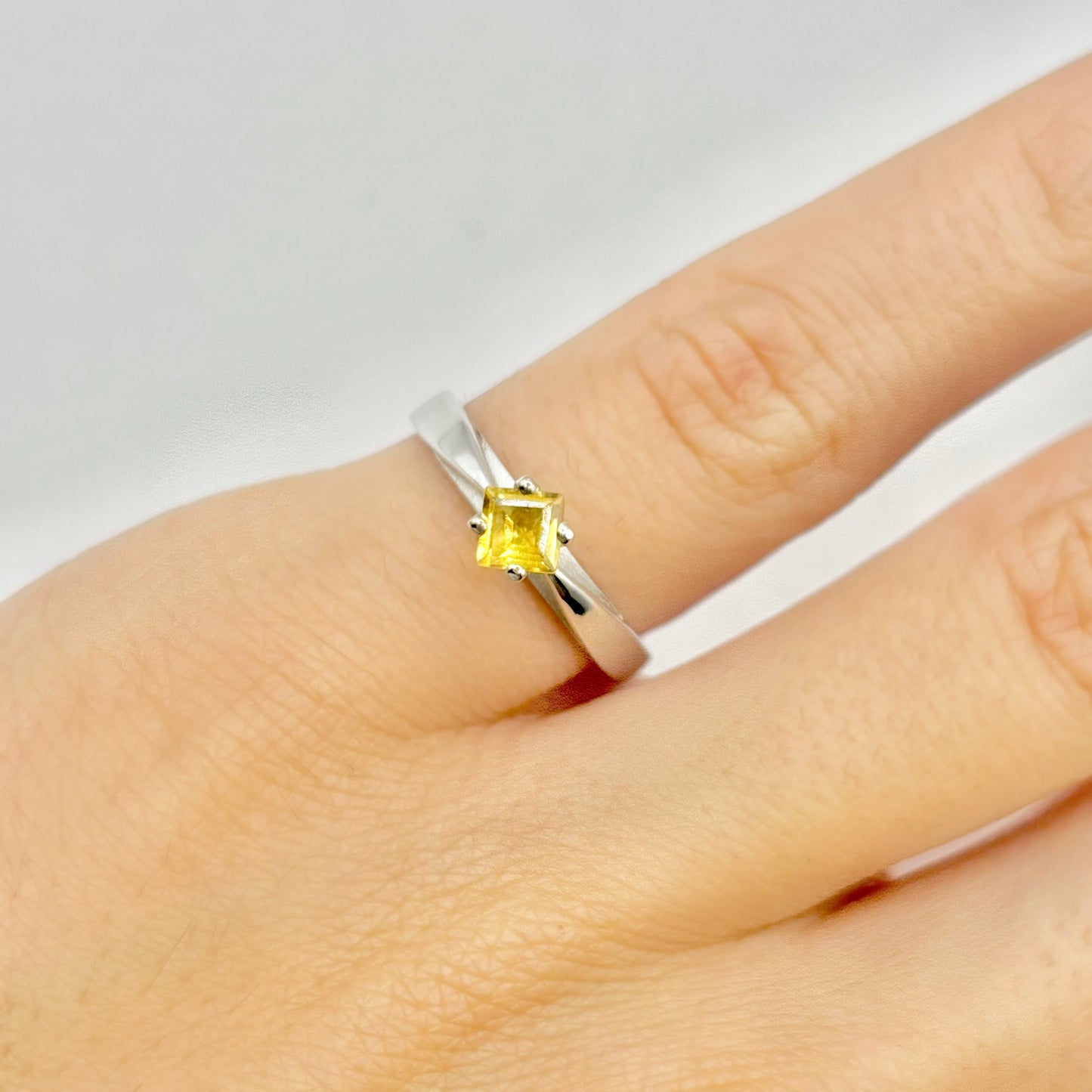 Ring - 750 White Gold &amp; Citrine