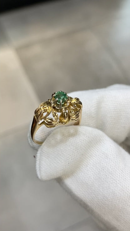 Vintage Art Nouveau Ring - 750 Yellow Gold &amp; Emerald