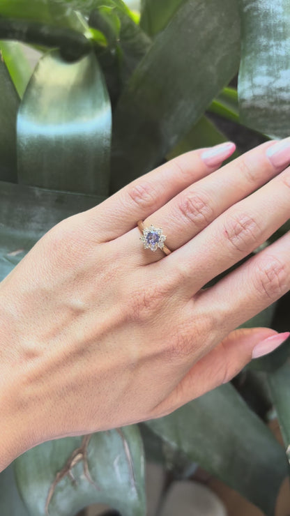 Marguerite Ring - 750 Yellow Gold Tanzanite &amp; Diamonds