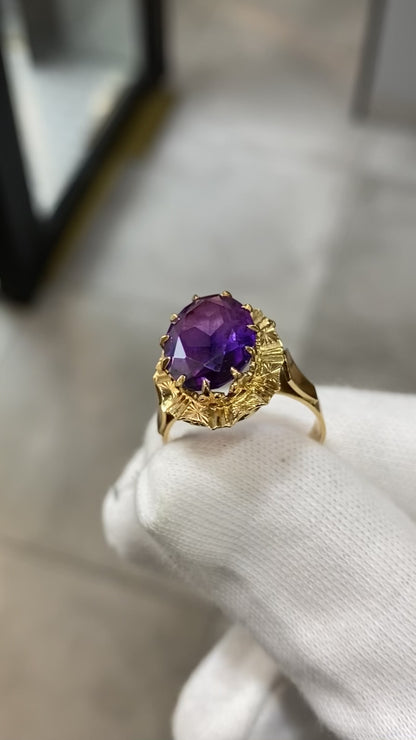 Coktail Ring - 750 Yellow Gold &amp; Amethyst