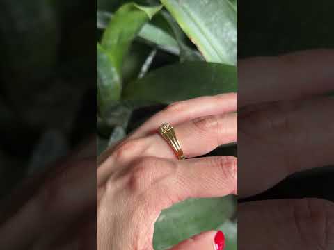 Ring - 22K Yellow Gold & Diamonds