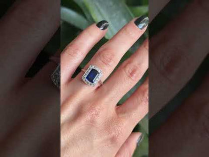 Vintage Art Deco Ring - 750 White Gold Diamonds & Sapphire