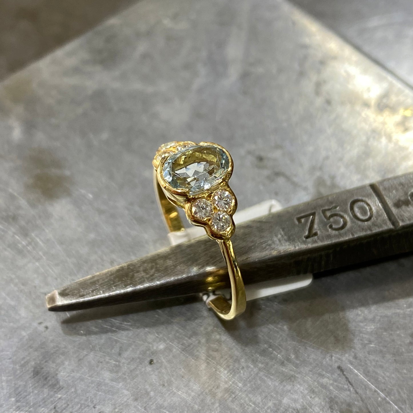Création Fremont • Bague Or Jaune 750/1000 Aigue-Marine & Diamants